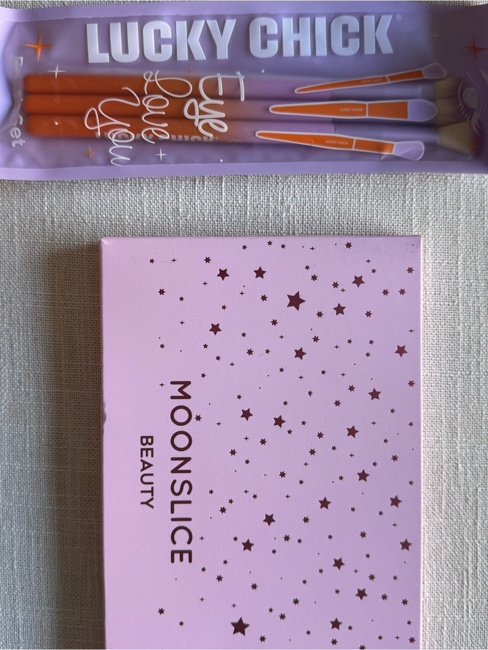 MOONSLICE Beauty Eyeshadow Palette with Lucky Chick Brush Set